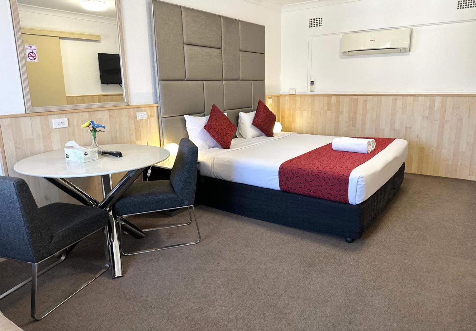 Countryman Motor Inn Cowra Exterior photo